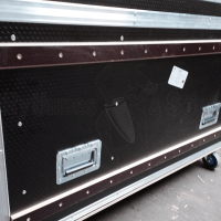 ETC Ion Xe20 + Fader Wing + 2 écrans 24' Flight-case pour-3